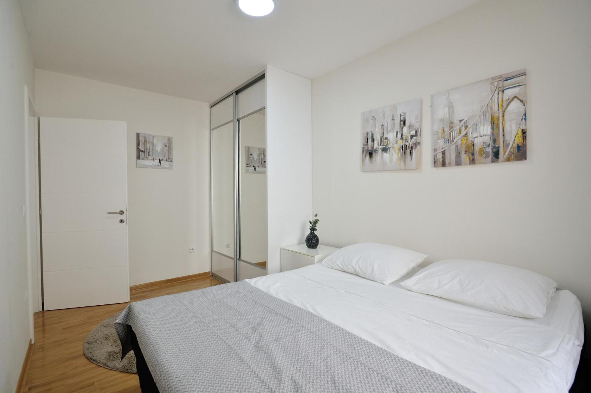 Captain'S Luxury Apartments Мостар Екстериор снимка