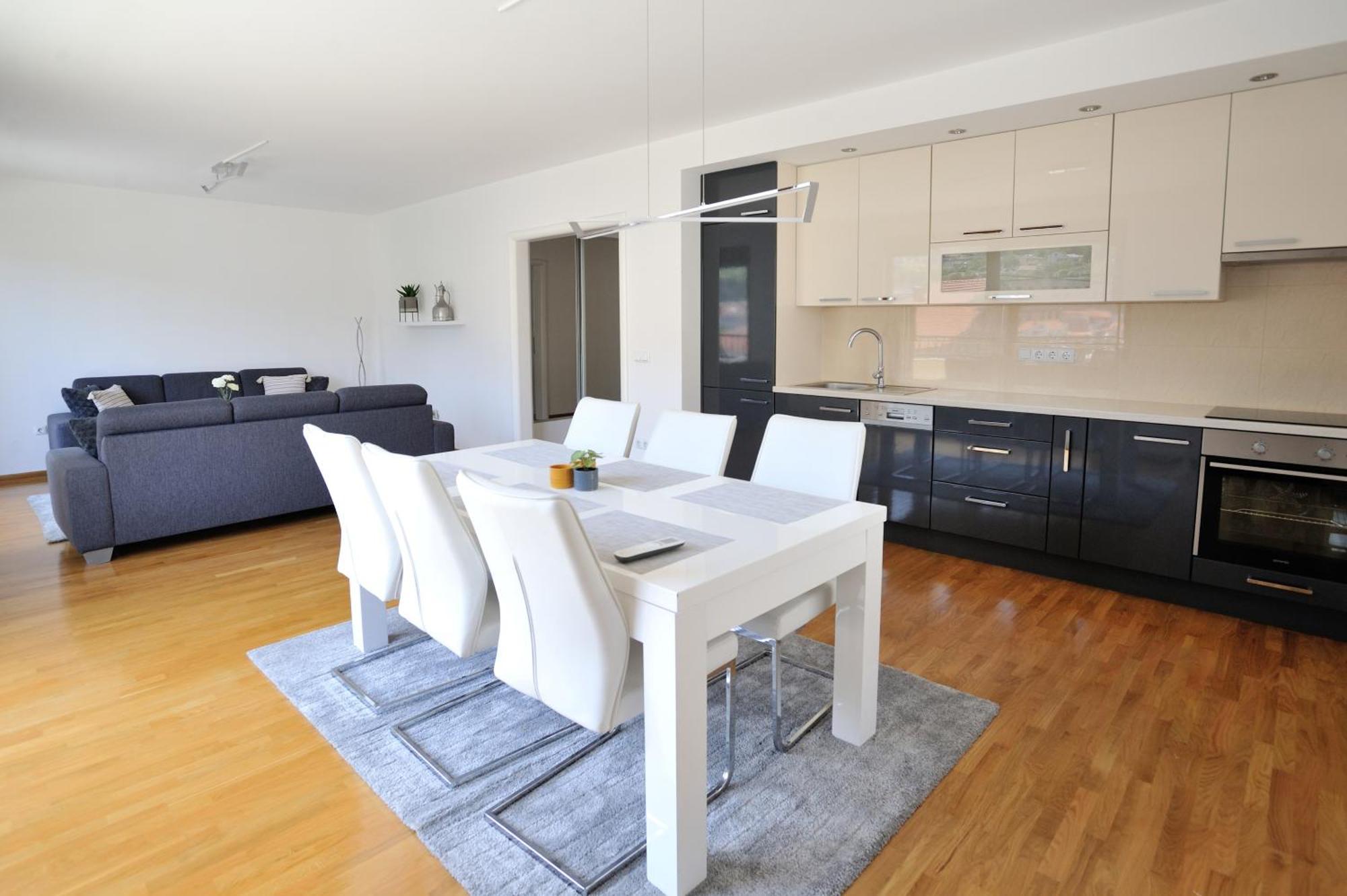 Captain'S Luxury Apartments Мостар Екстериор снимка